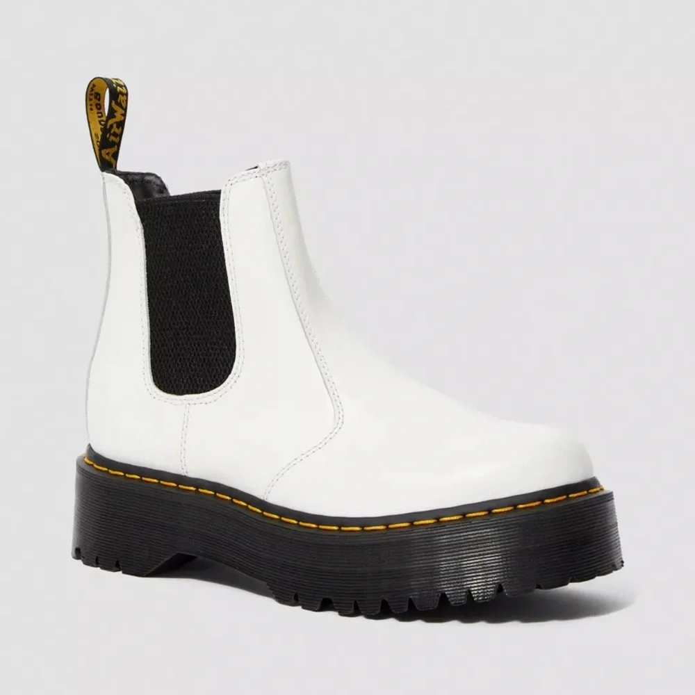 Dr Martens 2976 Smooth Leather Platform Quad Chelsea Boots in White unisex - Picture 1 of 16